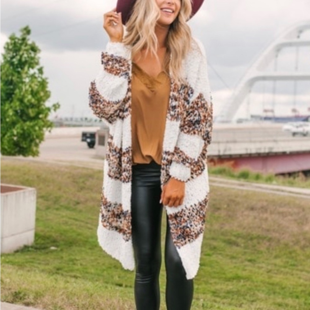 ✨SALE✨ KORI | Multi Colored Oversized Open Front Cardigan Sweater W/ Pockets - Picture 3 of 9